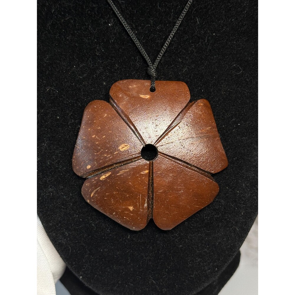 Wood Coastal Floral Pendant Necklace